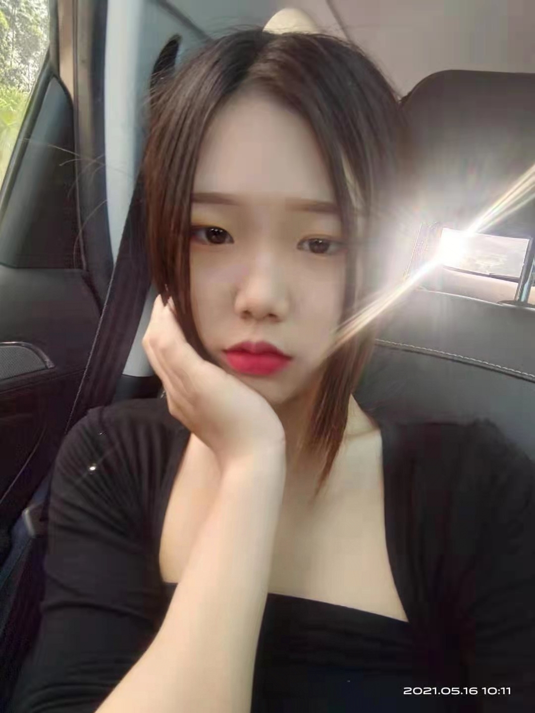 武汉南湖一对闺蜜月月和梦梦（29岁 18岁）